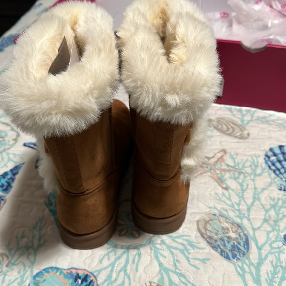 Chestnut brown fur lined boots. Size 8 - Picture 3 of 6